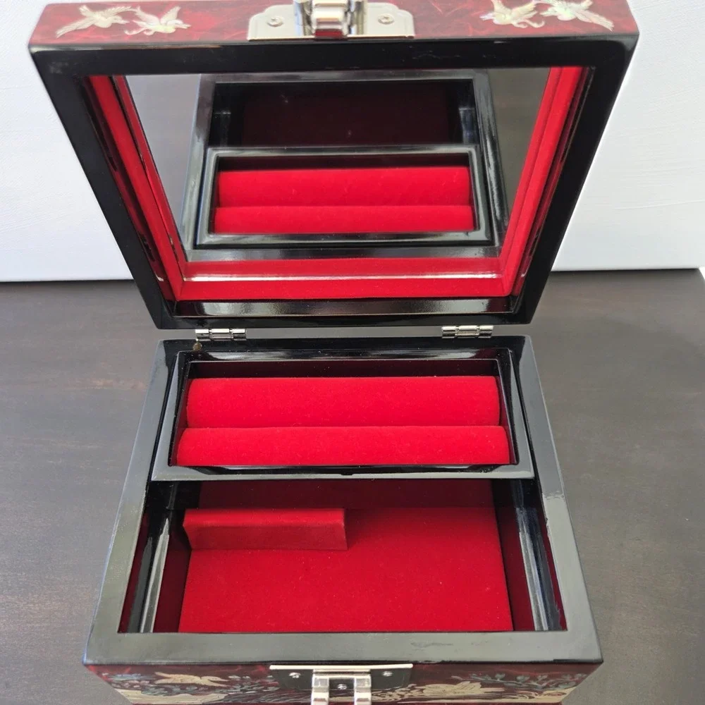 Korean Najeon Chilgi Lacquer Jewelry/Music Box With Mother Of Pearl Crane Motif
